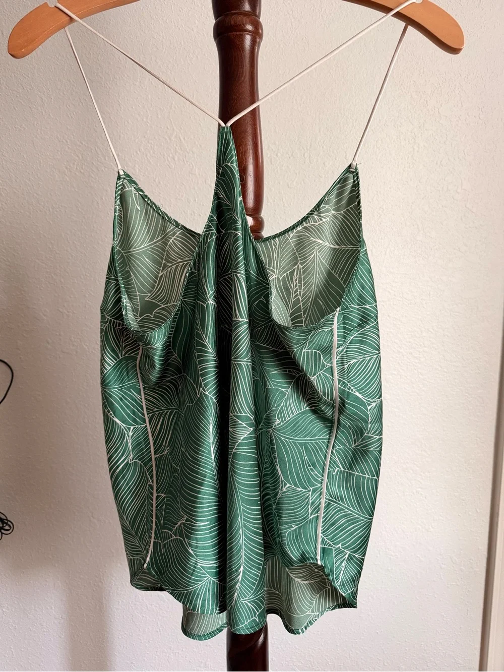 Victoria's Secret Green Leaf Print Tank - Picture 3 of 3